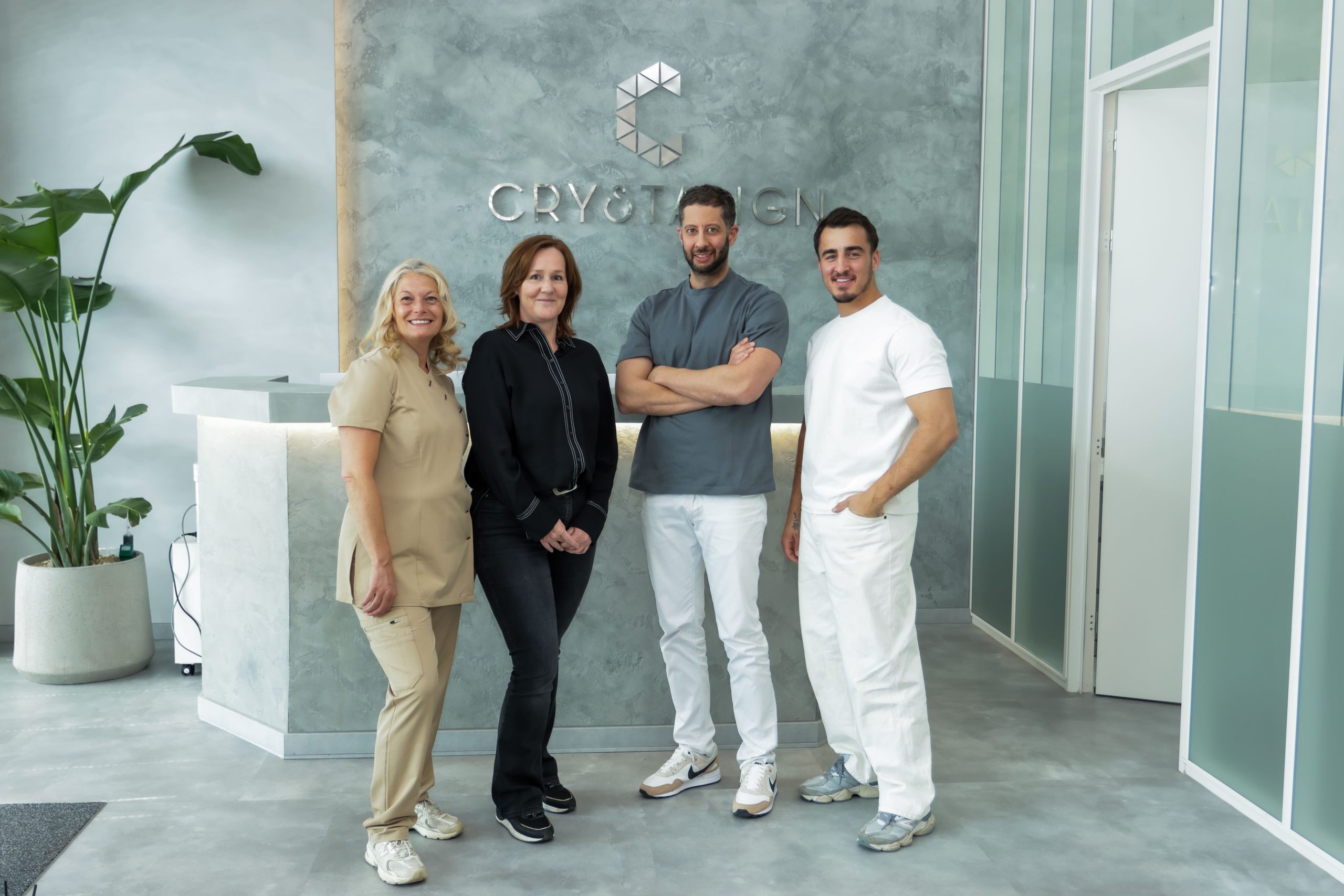 Persoon met mooie lach bij Crystalign
